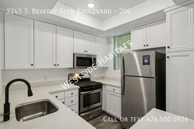 Building Photo - 2245 S Beverly Glen Blvd