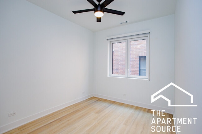 Building Photo - 3821 N Ashland Ave