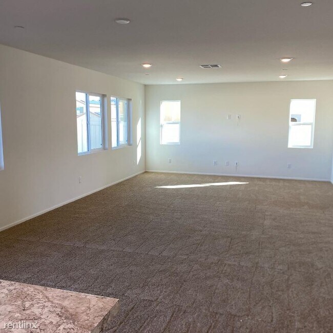 Building Photo - 4 br, 3 bath House - 10340 Kamran Cir