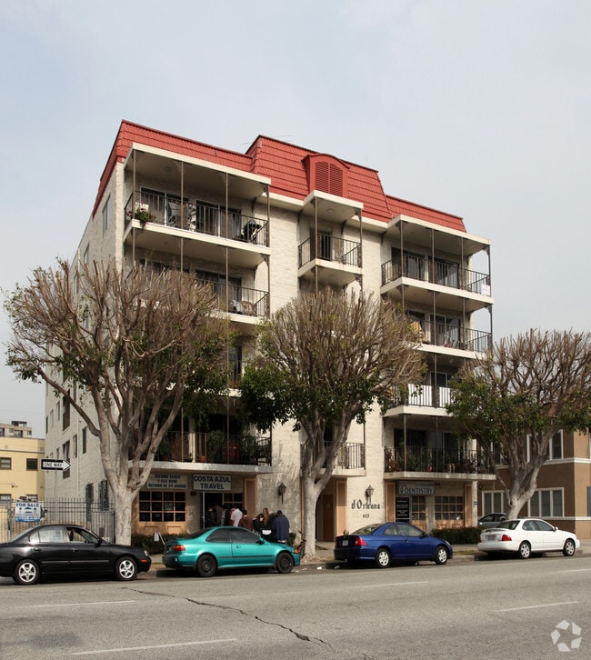 Building Photo - 615 E Broadway