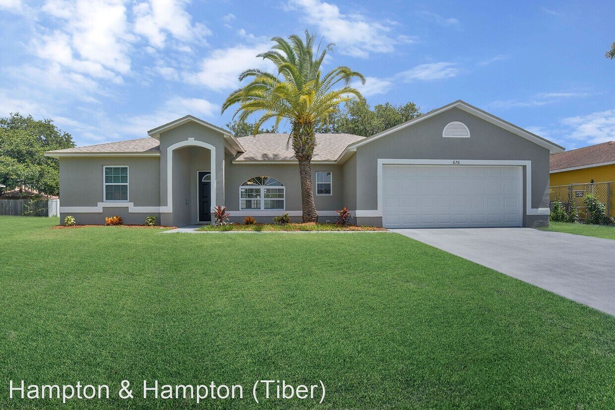 Primary Photo - 4 br, 2 bath House - 676 REGENCY WAY