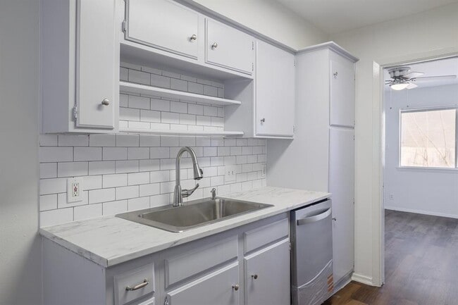 Building Photo - 3401 Willowrun Cove