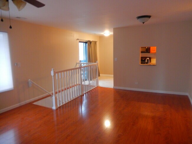 Building Photo - 1565 Burton Ct