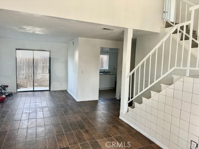 Building Photo - 7527 Garvalia Ave