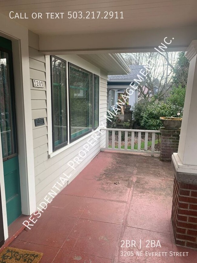 Foto del edificio - Laurelhurst Portland Bungalow on Corner Lot!