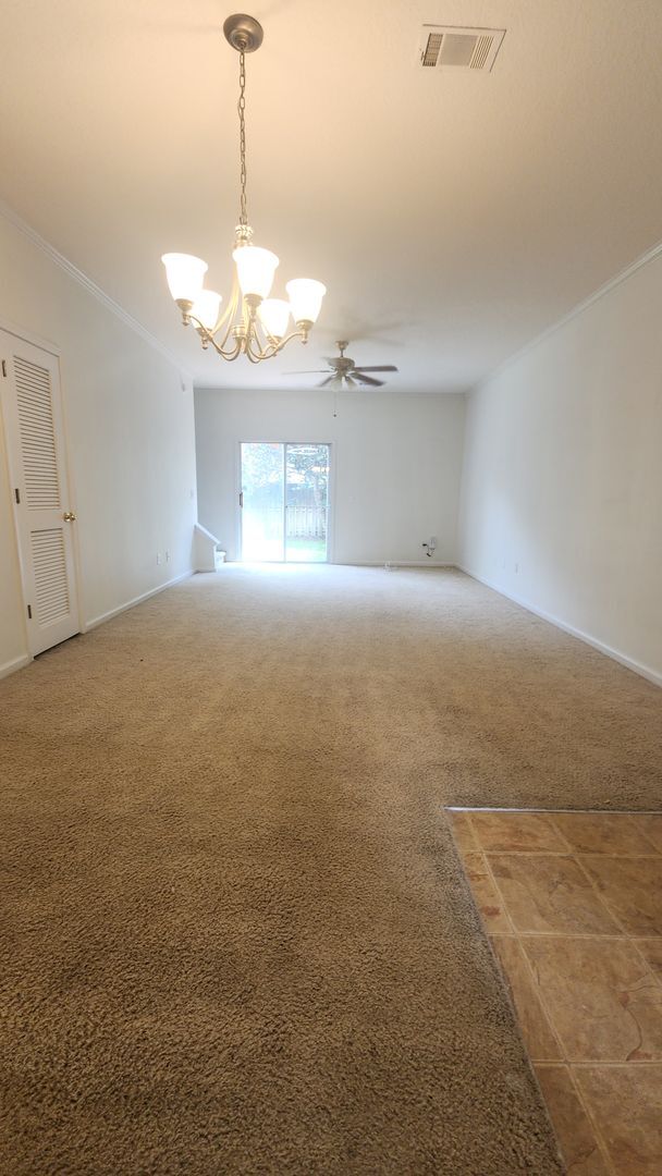 Foto del edificio - Lovely Move in Ready Home