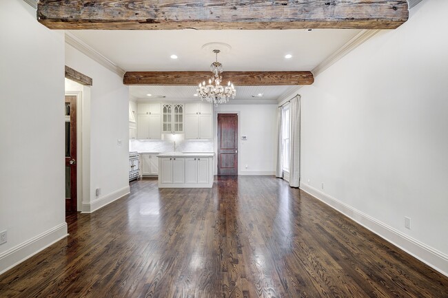 Building Photo - 5124 Chevy Chase Dr