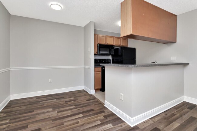 Foto del edificio - Water Front 1 Bedroom 1 Bath Condo for Rent in Brandon - 2nd Floor - Incredible Views