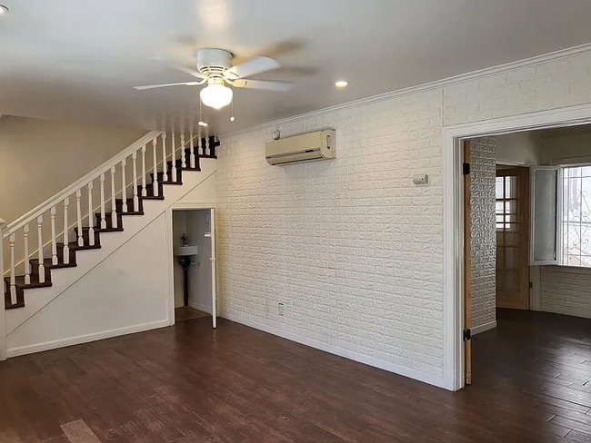 Photo - 2640 1/4 S Manhattan Pl Apartment