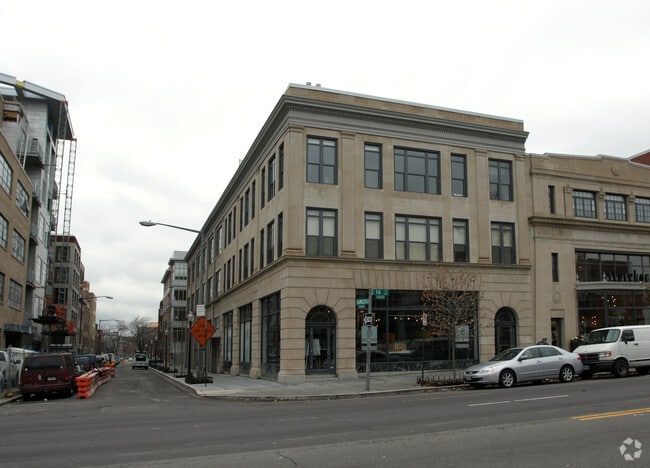 Building Photo - Lofts 14