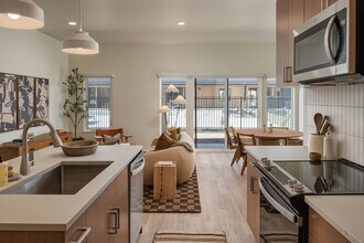 Building Photo - Cloudveil