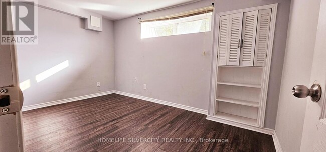 Building Photo - 31 Windermere Ct