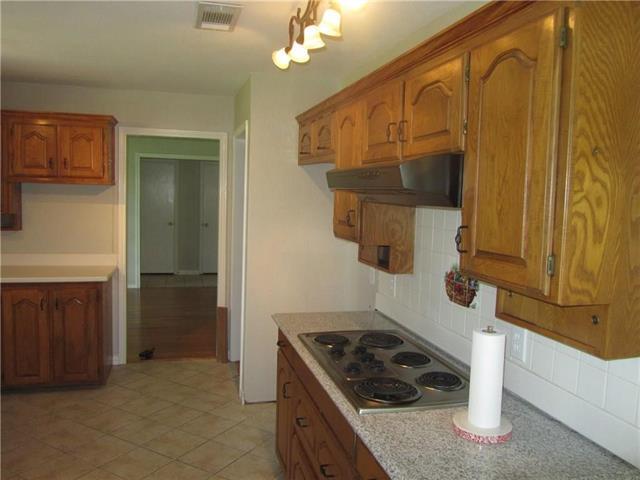 Building Photo - 204 Appaloosa St