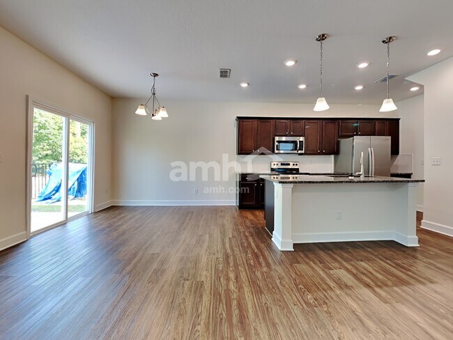 Foto del edificio - 10322 Riverwalk Ct