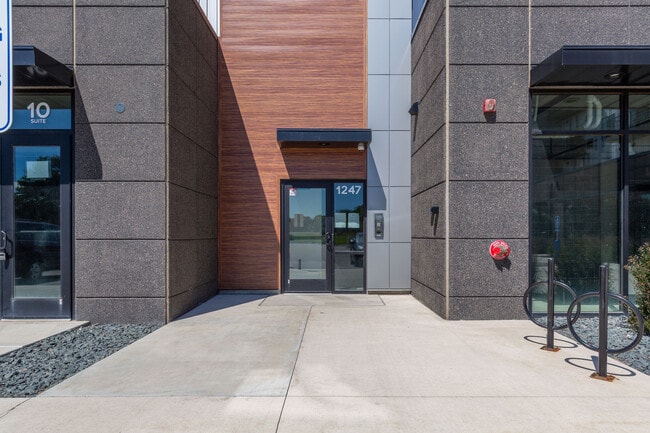 Building Photo - Axis Lofts