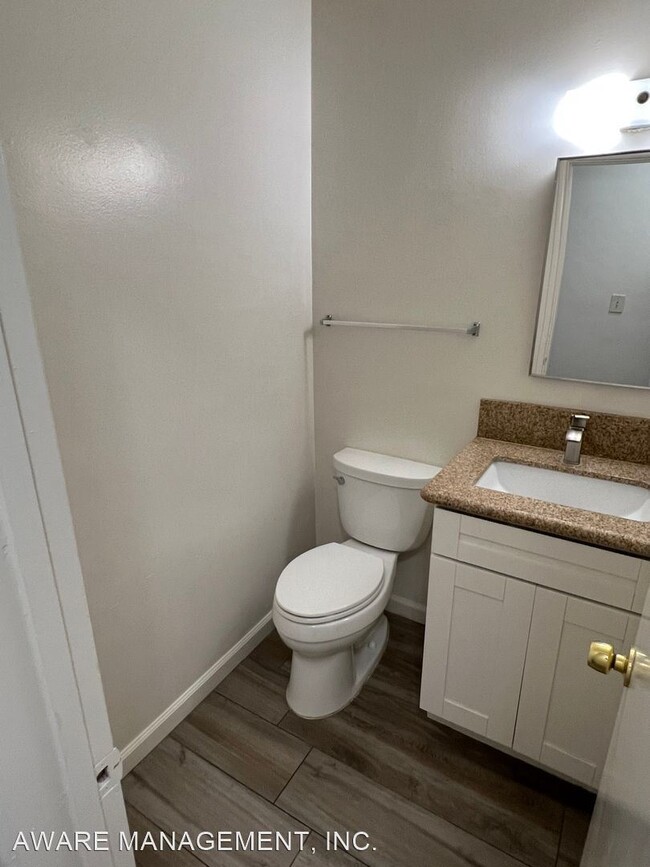 Building Photo - 3 br, 1.5 bath House - 4540 VANDEVER AVE #10
