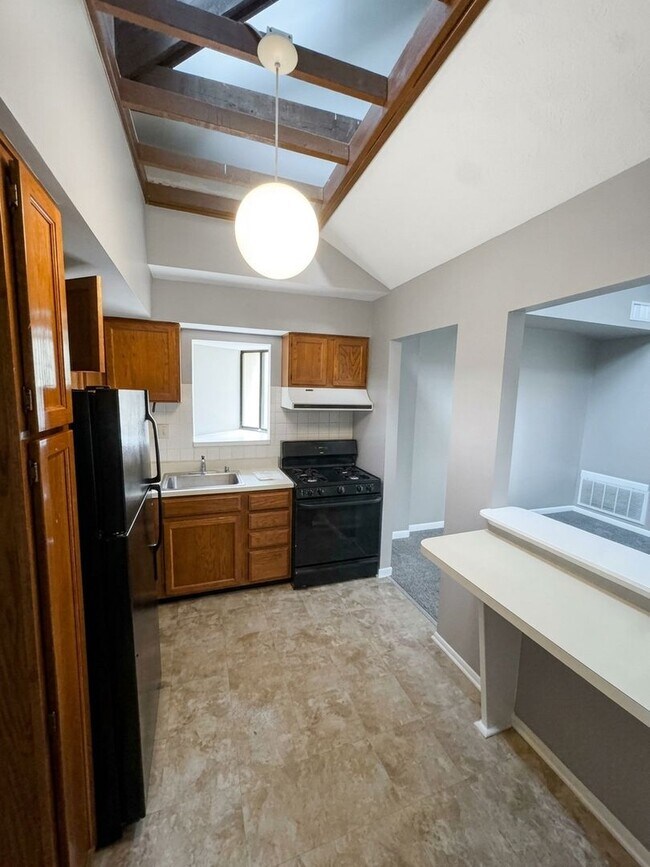 Building Photo - 15 Suntop Ct