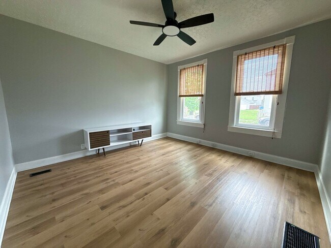 Foto del edificio - New Rehabbed 3BR Home Near German Village with Spacious Fenced In Yard