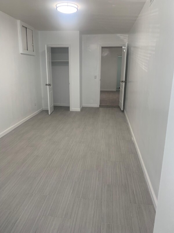 Building Photo - 425 Torry Ave