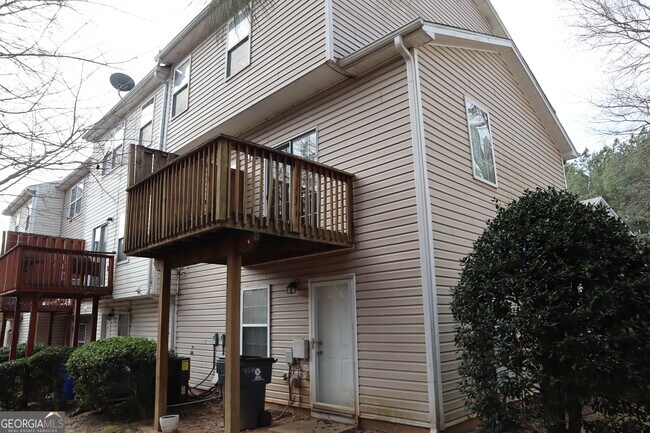 Foto del edificio - 658 Providence Pl SW