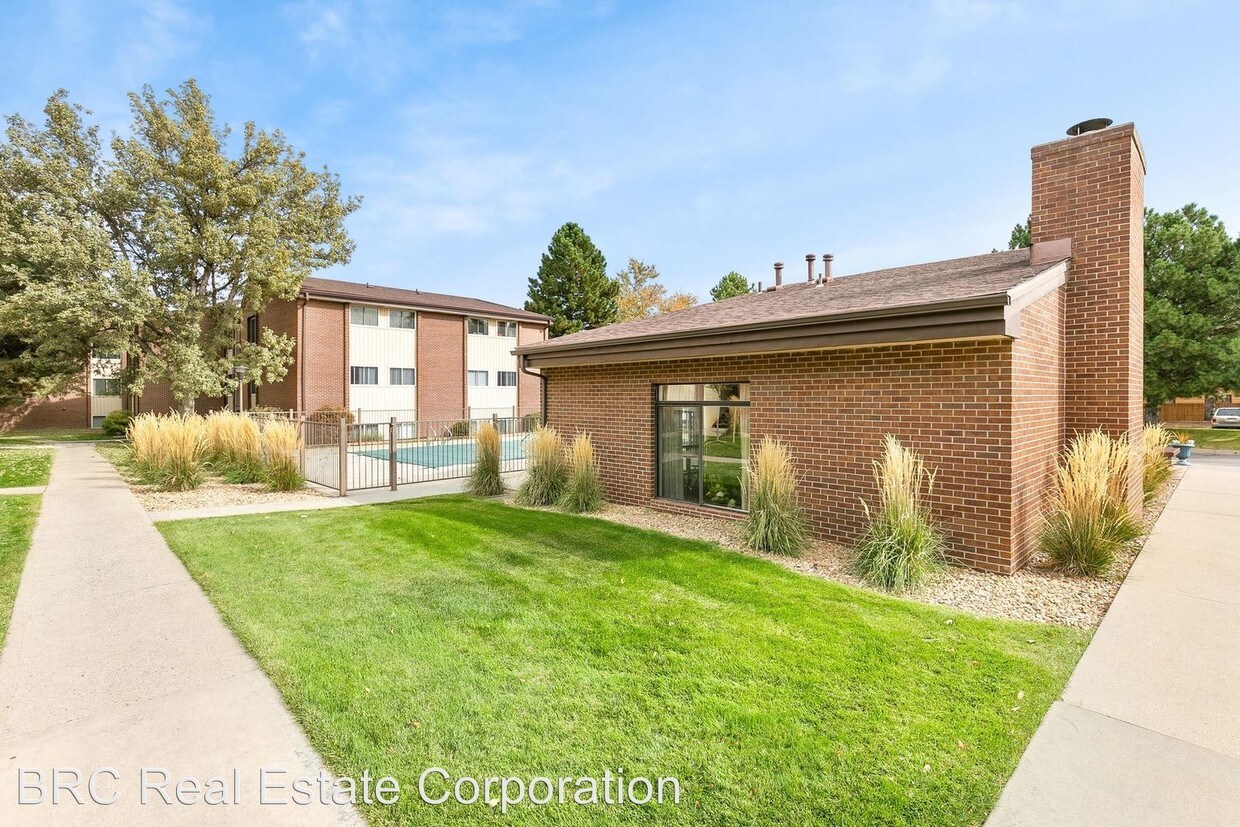 Foto principal - 8555 W Dakota Ave