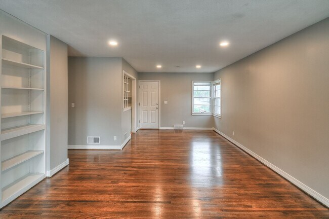 Foto del edificio - 5415 Poppleton Ave