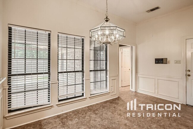 Building Photo - 830 Mill Creek Cir