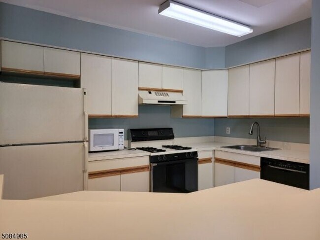 Building Photo - 57 Sam Bonnell Dr