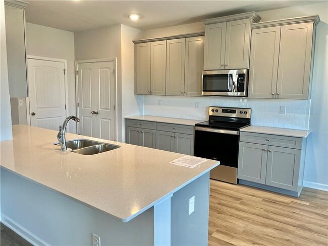Building Photo - 2166 Cadenza Cir