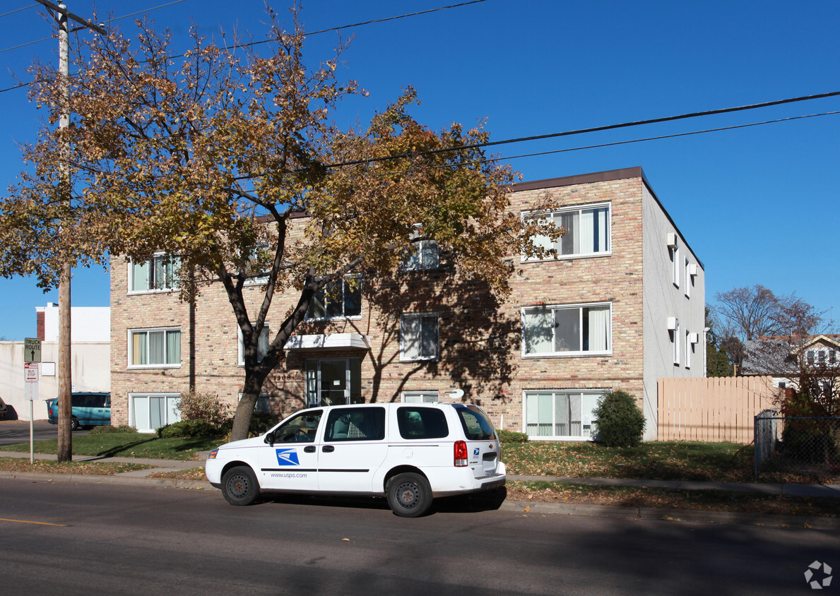 Building Photo - 3308 38th St E