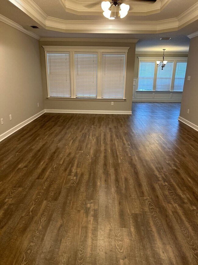 Foto del edificio - Beautiful 3-Bedroom, 2-Bath Home with Fenc...