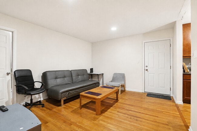 Building Photo - 2147 Ridge Ave