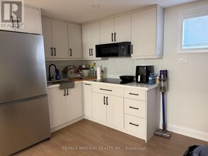 Building Photo - 436 Bonita Crescent