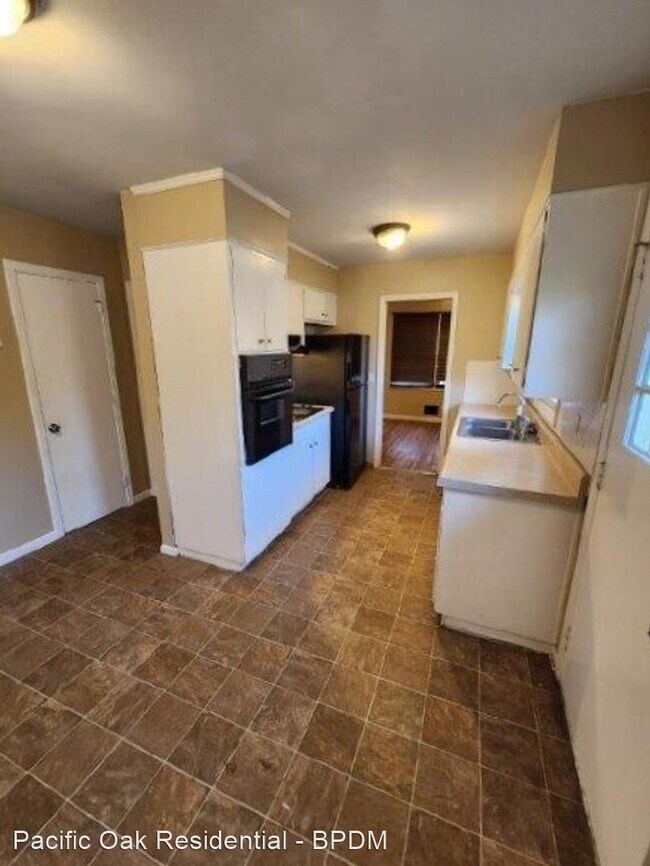 Building Photo - 3 br, 1 bath House - 4004 Flowers St