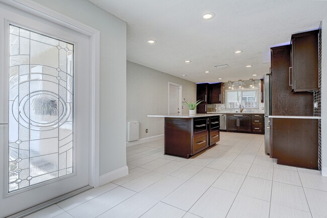 Building Photo - 2645 63rd Ave S