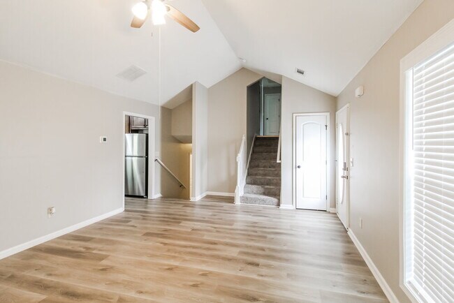 Building Photo - 602 Embassy Walk