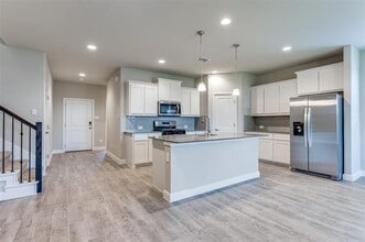 Building Photo - 1212 Elgar Trl