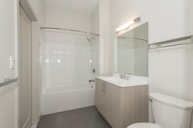 Building Photo - 320 D St