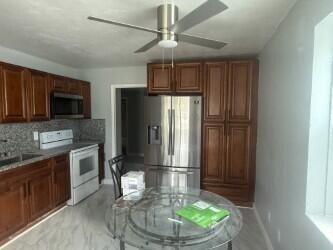 Foto del edificio - 2329 Fairway Dr