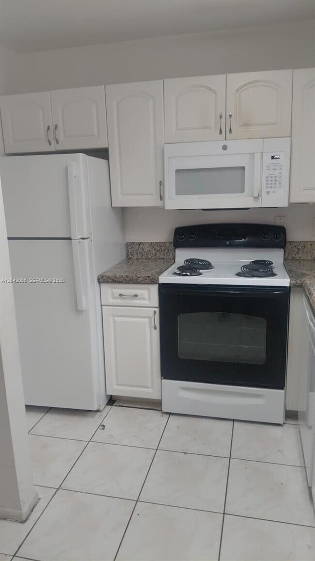 Foto del edificio - 4240 NW 21st St