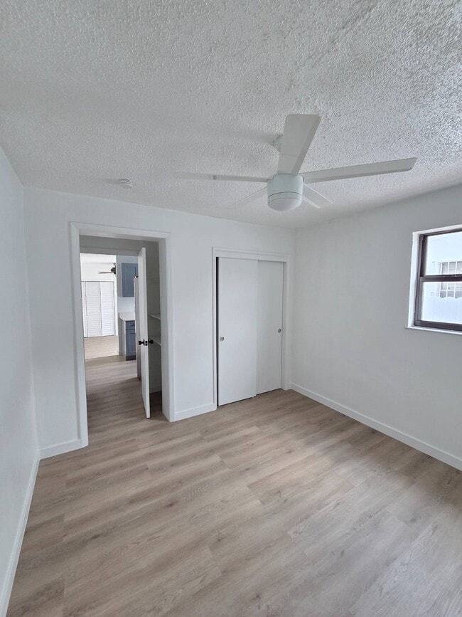 Building Photo - 141 W 31st St