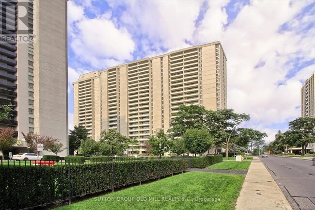 Photo du bâtiment - 360-1360 Ridelle Ave