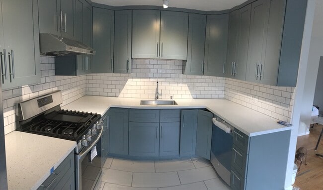 Cocina recién remodelada - 1482 Innes Avenue