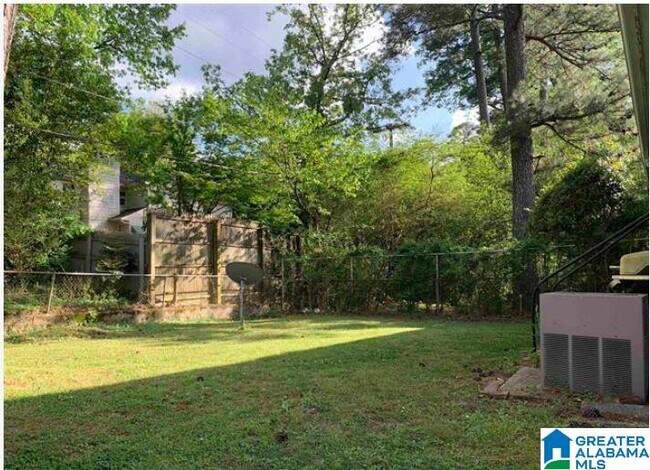 Foto del edificio - 3959 Montclair Rd