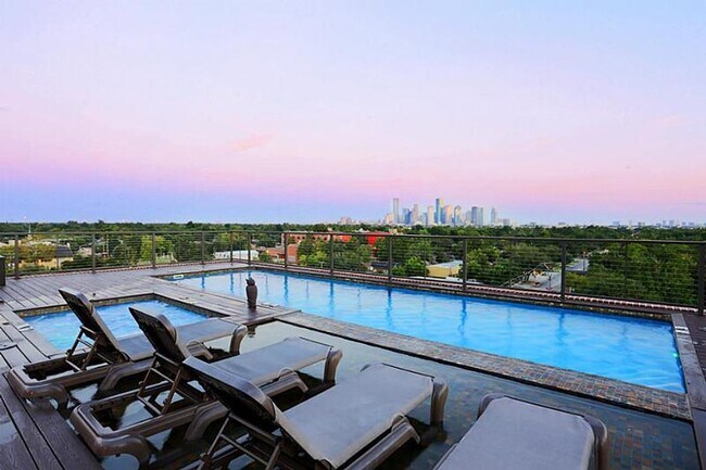 Foto del edificio - 1111 Studewood St