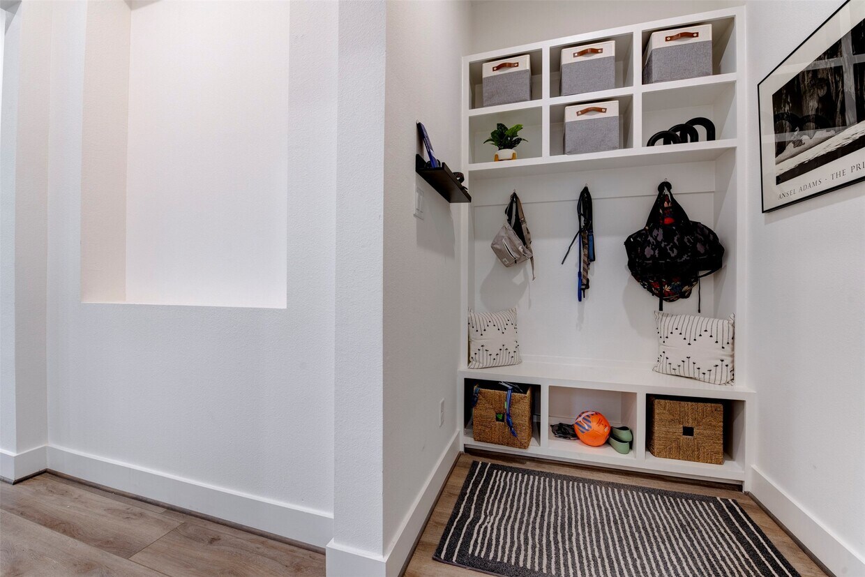 Foto principal - 3517 McIlhenny St