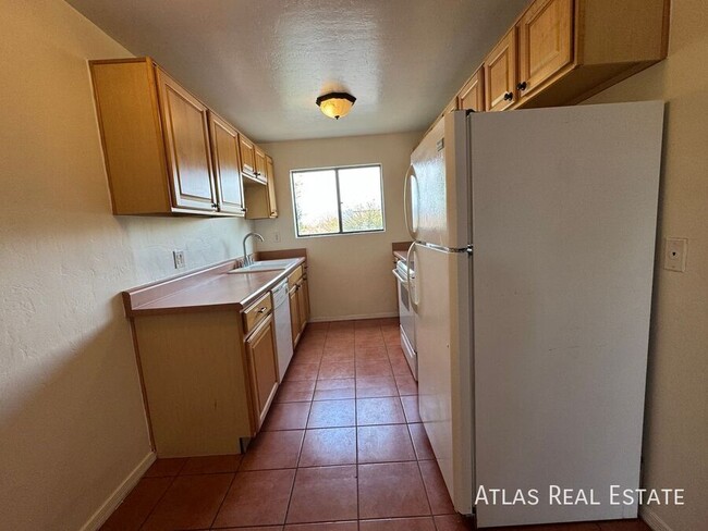 Foto del edificio - 2/1 Condo near Nash Elementary/ Gated Comm...