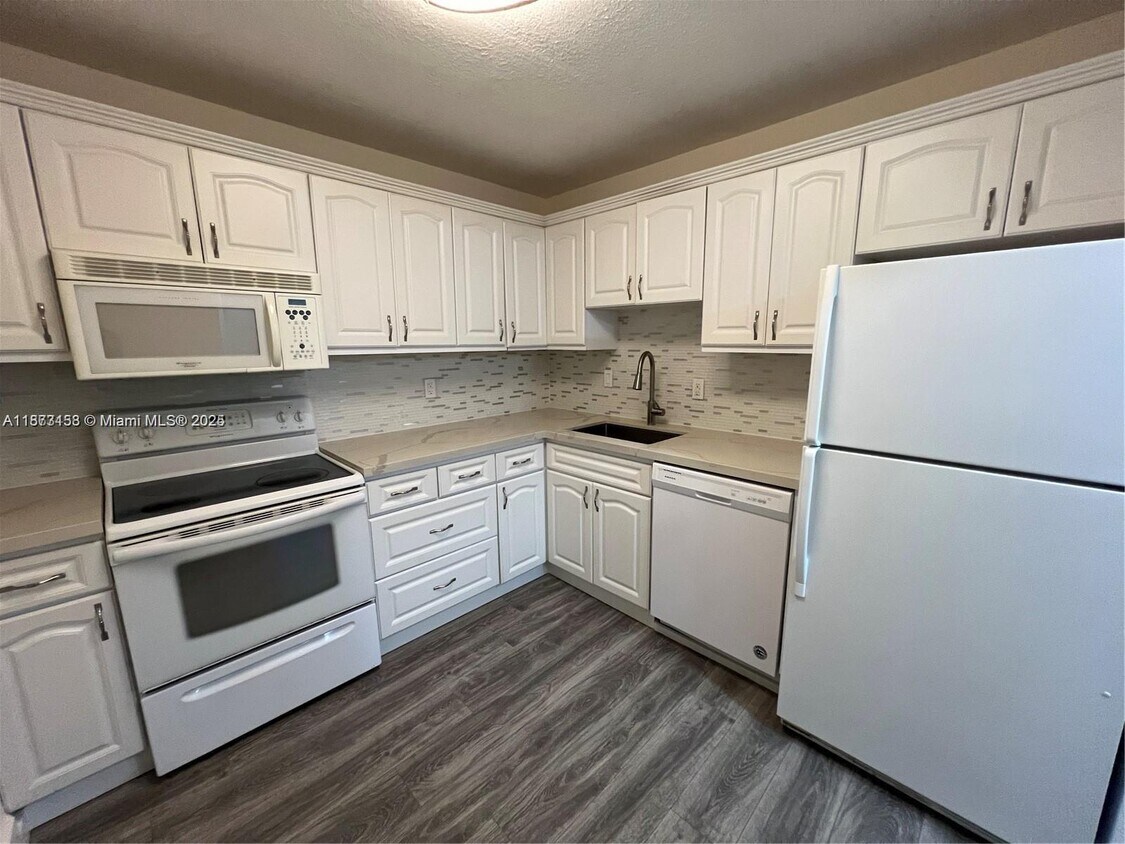 Foto principal - 7840 Camino Real