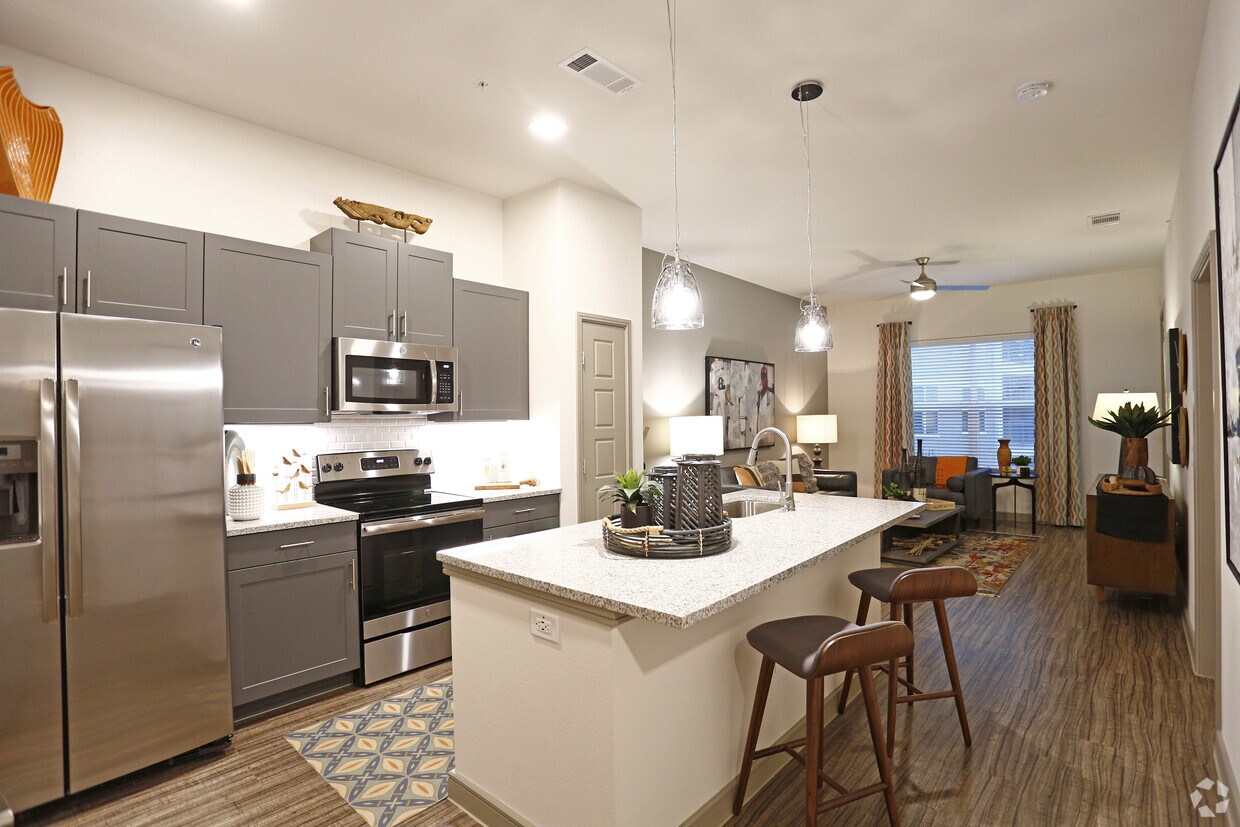 Jewel on Landmark Apartments in Dallas, TX