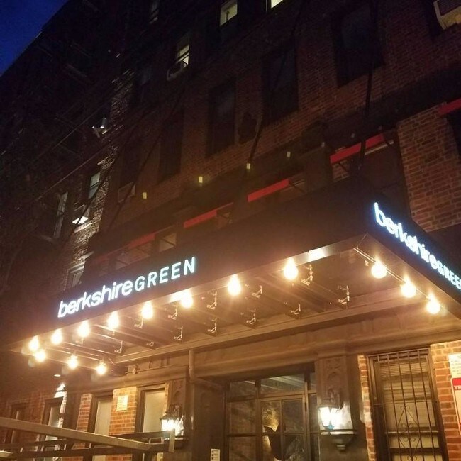 Foto del edificio - 4222 Ketcham St